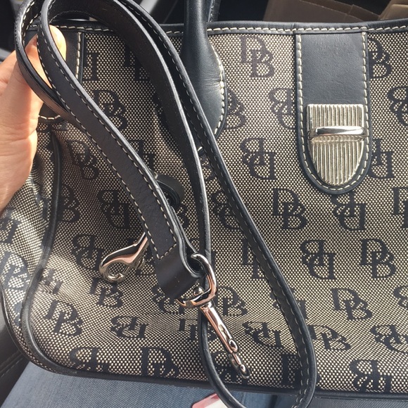 ❌SOLD❌ Dooney and Bourke purse - Picture 2 of 7
